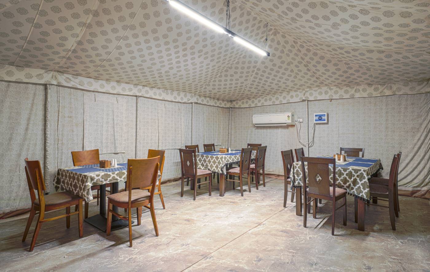 Resort with Restaurant in Panna