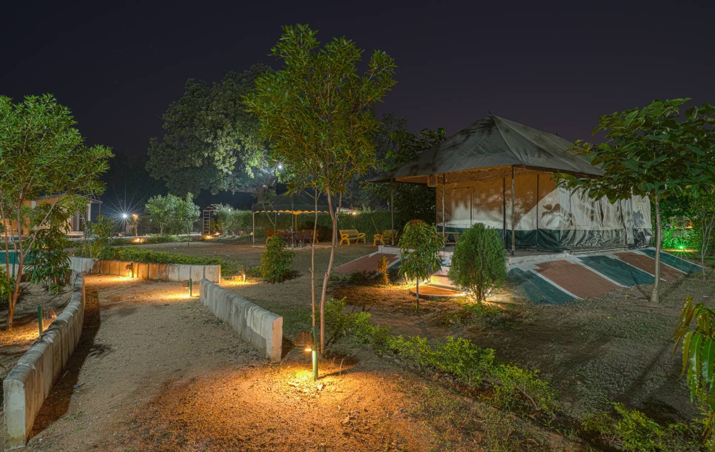 Resort with Restaurant in Panna
